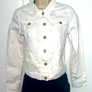 EPIC THREADS DISTRESSED WHITE DENIM JEAN JACKET (Youth XL) NEVER WORN 🤗CUTE!